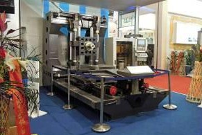 110613cimt5 全軸ツインボールねじで、構造が日本某メーカーの横形マシニングセンタそっくり!