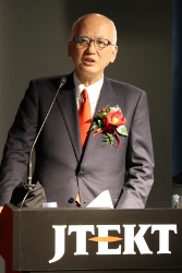 160406ジェイテクト2 プレゼンをする安形社長