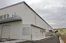 140831OKK1 新しくなったM工場の外観