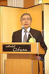 140127日機連3 あいさつする黒田日銀総裁