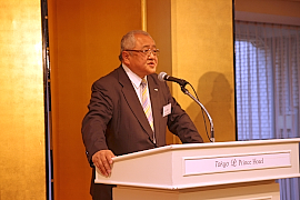 140211フルードパワー1 あいさつする脇会長