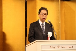 あいさつする須藤経産省産業機械課長