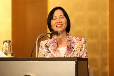 あいさつする松島経済産業副大臣