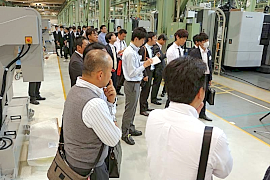 工場見学の様子