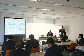 150411不二越 記者発表の様子