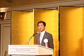 150530フルパ2 あいさつする佐脇経産省産業機械課長