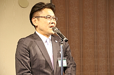 150530天青会 懇親会であいさつする小泉新会長