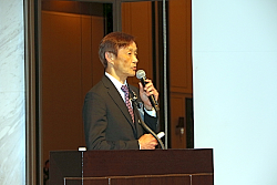 160606三菱マテ戦略2 説明をする鶴巻 加工事業カンパニープレジデント