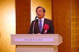 あいさつする糟谷経産省製造産業局長
