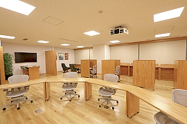 170814先端技術センター1 先端技術センター内部