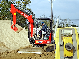 180118日立建機 3Dマシンコントロール PADブレードによる施行
