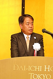 180205日本機械工具工業会 牛島会長 あいさつをする牛島会長