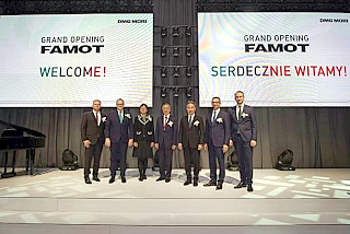 181028DMGNORI1 左から、DMG MORI Polska Sp. z o. o. Marek Osiński、Christian Thönes、ドイツ総領事館 Jana Orlowski代表代理、駐ポーランド特命全権大使 川田 司大使、森社長、FAMOT/Ulyanovsk工場 CTO Zbigniew Nadstawski、FAMOT/GRAZIANO/Ulyanovsk工場 CSO Dr. Michael Budt