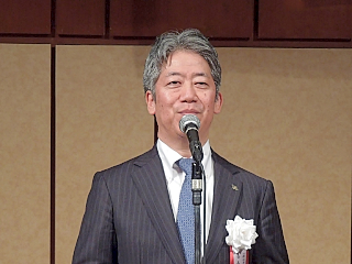 190129ロボット1 三団体を代表してあいさつをする日本ロボット工業会 橋本会長