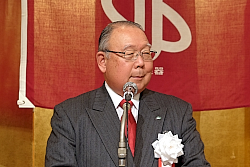 190213機器1 あいさつをする寺町会長