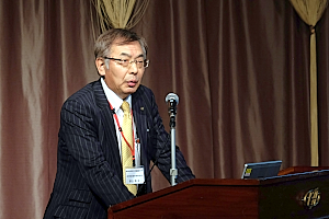 190301top1 現況報告をする秋山国内営業部長