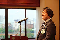 190524天青会2 懇親会であいさつをする伊藤会長