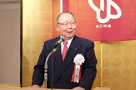 あいさつをする寺町会長