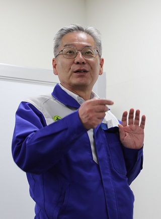 200313top4 革新ラインの増設で製品の拡充を図り、納期の短縮とともに稼働率を最大化させる