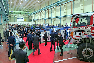 170227三井精機1 会期中大勢の来場者で賑わった。
