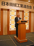 130529日機連 あいさつする岡村新会長