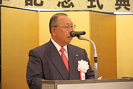 150615機器1 あいさつする寺町会長