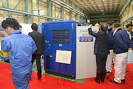 180205MTFZV55 日本産業機械工業会風水力機械部会汎用圧縮機委員会が実施した平成29年度の優秀製品表彰を受けた。