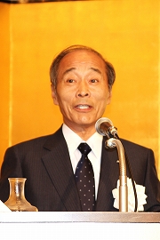 120613日工会会長 あいさつする横山日工会会長