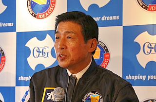 151221top2 石川オーエスジー社長は、「スペースデブリ問題に真正面から向き合い挑戦する姿に心を打たれ大きな感銘を受けた」と話す。