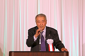 歴史を振り返る岩田会長