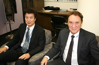 111114セスクワ4 マルコ社長とCAD/CAM企画部で活躍する林マネージャー