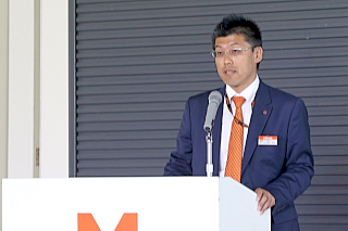 170515top4 説明する堀部 開発部 部長