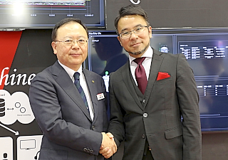 181202碌々産業1 写真左:碌々産業 海藤社長 右:CORE CONCEPT TECHNOLOGIES INC.田口 取締役CTO