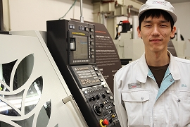 120709 営業技術を担当する須山氏