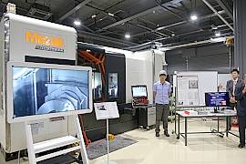 170626top3 MAZAKの「INTEGREX i-300」はワンチャッキング全加工を可能にした先進の複合加工機だ。