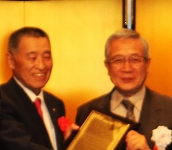 120626ナノ講座2 写真左:大沢オーエスジー会長 右:榊豊橋技術科学大学学長