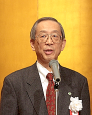 130127超硬2 あいさつする田中理事長