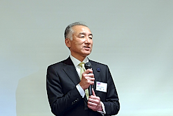 170227三菱日立ツール4 閉会のあいさつをする矢倉営業本部長