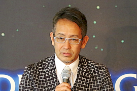 151221top8 熱い思いをひしひしと感じたという演出家の宮本亜門氏。