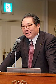 160727岡本工作機械2 閉会のあいさつをする石井社長