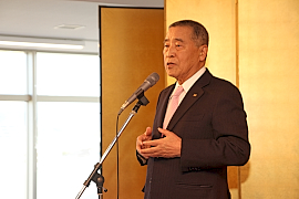 140127osg2 あいさつする大沢会長
