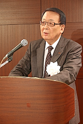 161219機械工具2 あいさつする本間会長