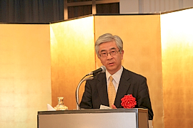 140127日工会2 あいさつする宮川経産省製造産業局長